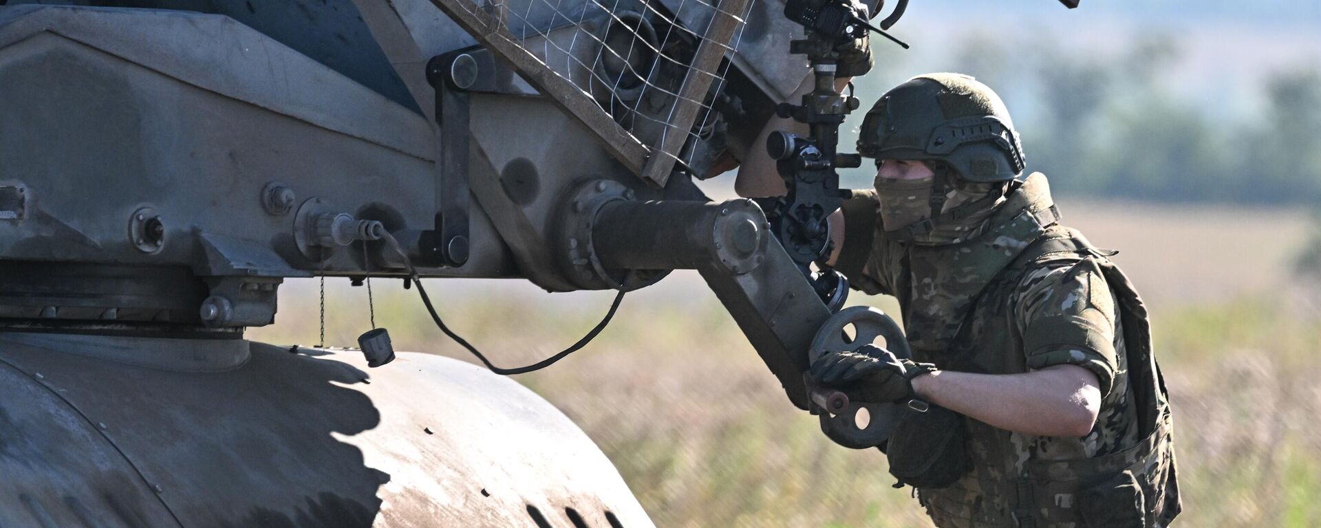 Militar das Forças Armadas russas do agrupamento de tropas Tsentr (Centro) usa lançador múltiplo de foguetes Grad durante operações de combate na área de Avdeevka do Distrito Militar do Norte do Cáucaso, Rússia, foto publicada em 9 de agosto de 2024 - Sputnik Brasil, 1920, 15.08.2024