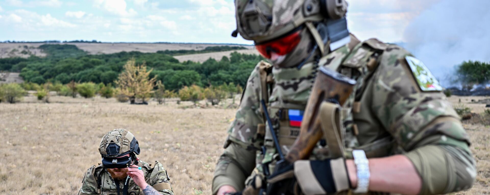 Soldados russos da unidade de forças especiais Rys (Lynx) do Corpo Expedicionário de Assalto Voluntário Russo são vistos em uma posição durante a operação militar da Rússia na Ucrânia, em um local não revelado, Rússia, 15 de agosto de 2024 - Sputnik Brasil, 1920, 17.08.2024