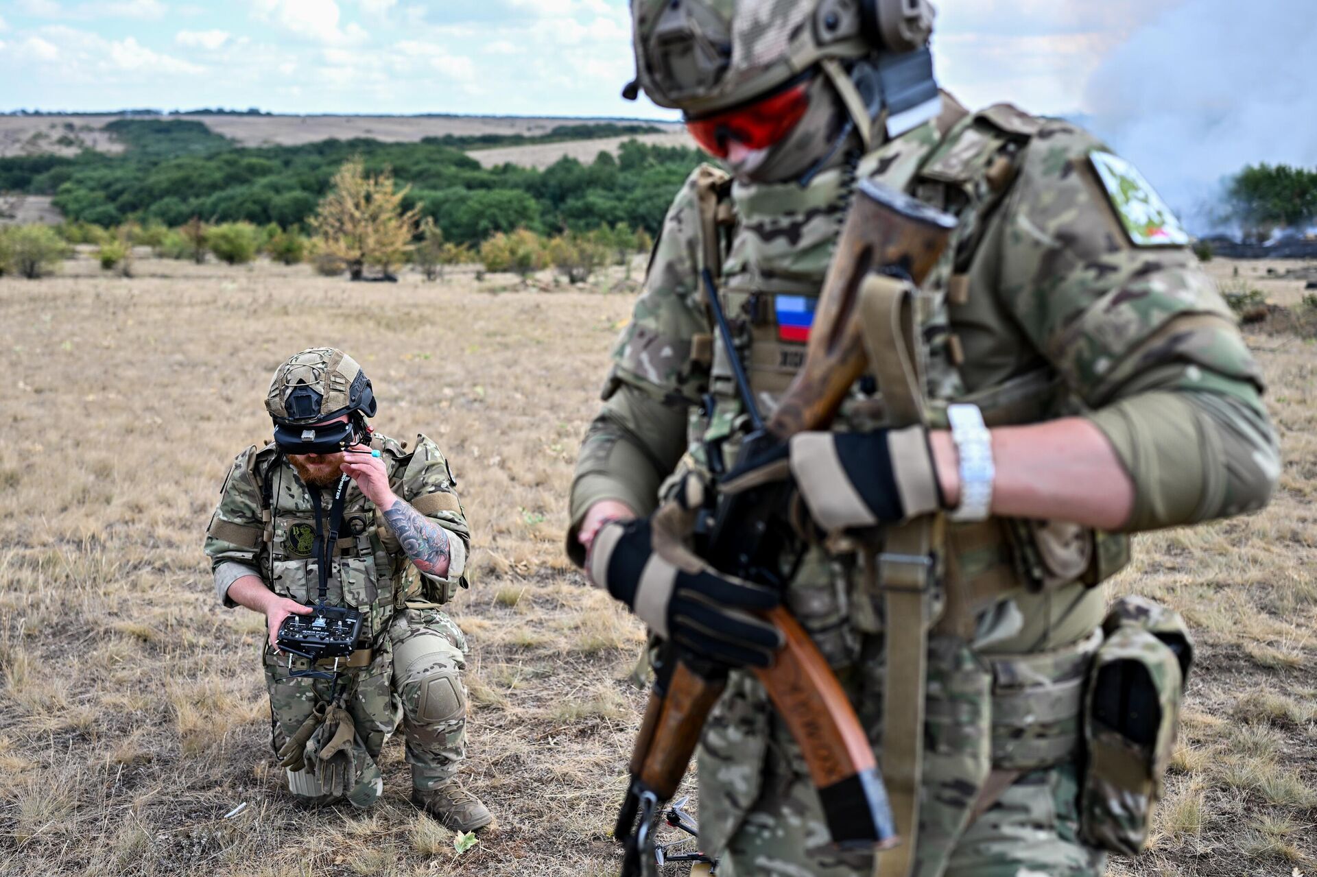 Soldados russos da unidade de forças especiais Rys (Lynx) do Corpo Expedicionário de Assalto Voluntário Russo são vistos em uma posição durante a operação militar da Rússia na Ucrânia, em um local não revelado, Rússia, 15 de agosto de 2024 - Sputnik Brasil, 1920, 09.02.2025