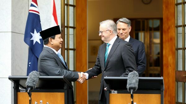 O presidente eleito da Indonésia, Prabowo Subianto, se encontra com o primeiro-ministro australiano, Anthony Albanese, no Parlamento em Canberra, Austrália, em 20 de agosto de 2024 - Sputnik Brasil