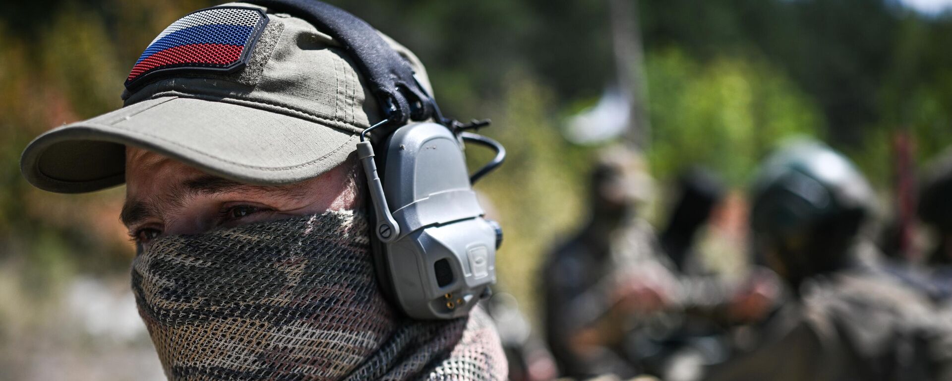 Um militar russo das unidades de assalto dos 20º Guardas e 25º Exércitos de Armas Combinadas participa de treinamento de combate em local não revelado durante a operação militar da Rússia na Ucrânia, Rússia, 17 de agosto de 2024 - Sputnik Brasil, 1920, 23.08.2024