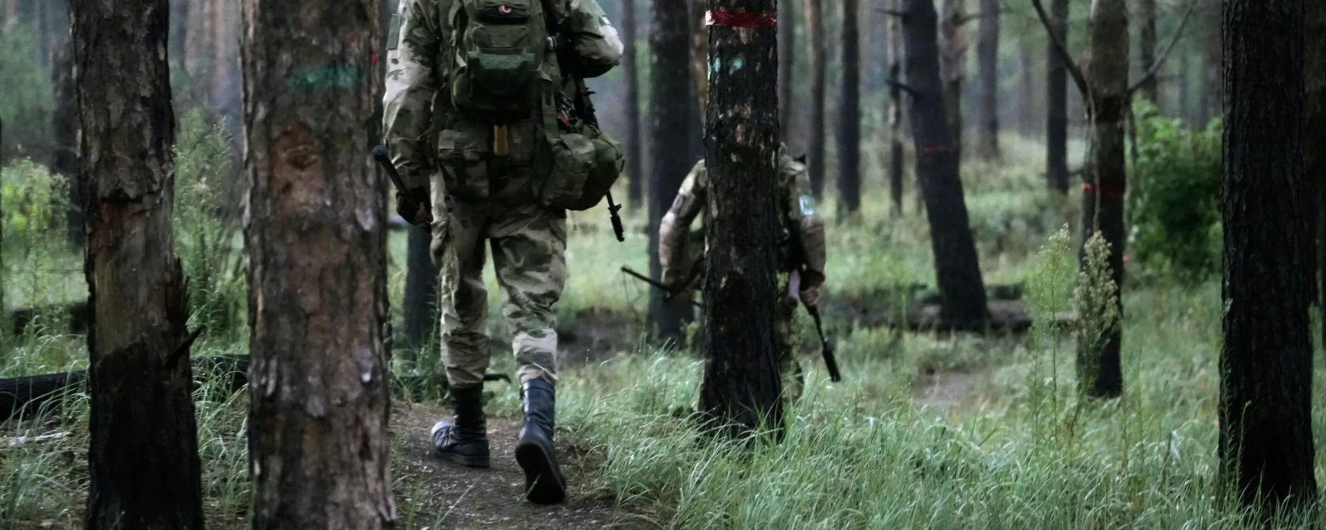 Soldados do pelotão de engenheiros-sapadores da 116ª Brigada de Operações especiais da Guarda Nacional da Rússia na zona da operação militar especial russa, foto publicada em 8 de agosto de 2024 - Sputnik Brasil, 1920, 24.08.2024