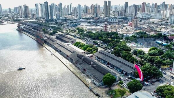 Porto de Belém, no estado brasileiro do Pará, vai receber navios que ampliarão capacidade de acomodação do município em 4,5 mil quartos, com vistas à Conferência das Nações Unidas sobre as Mudanças Climáticas de 2025 (COP30) - Sputnik Brasil