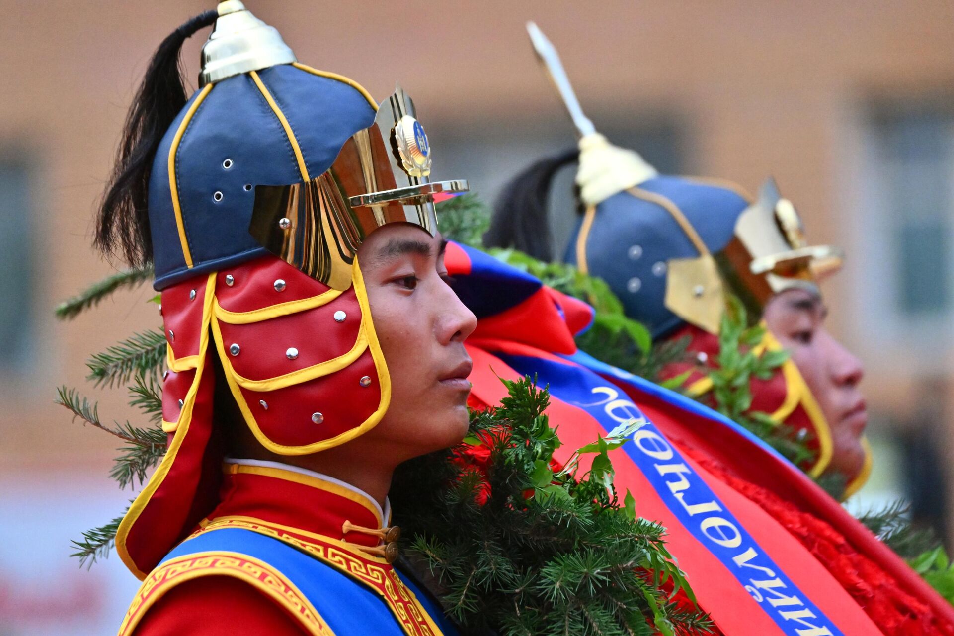 Soldados da companhia de guarda de honra na cerimônia de colocação de uma coroa de flores pelo presidente russo Vladimir Putin e pelo presidente mongol Uhnaagiin Khurelsukh no monumento a Georgy Zhukov em Ulan Bator, Mongólia, 03 de setembro de 2024 - Sputnik Brasil, 1920, 05.09.2024