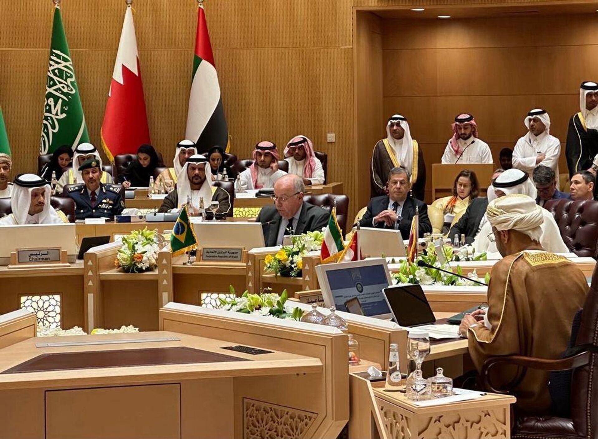 Ministro das Relações Exteriores do Brasil, Mauro Vieira (ao centro) discursa durante a 161ª reunião ministerial do Conselho de Cooperação do Golfo (CCG). Riad, Arábia Saudita, 9 de setembro de 2024 Ministro das Relações Exteriores do Brasil, Mauro Vieira (ao centro) discursa durante a 161ª reunião ministerial do Conselho de Cooperação do Golfo (CCG). Riad, Arábia Saudita, 9 de setembro de 2024 - Sputnik Brasil, 1920, 09.09.2024