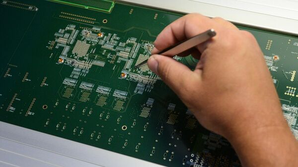 Linhas de montagem de tecnologia de montagem em superfície na Eltex Enterprise Ltd., Novosibirsk, desenvolvedora e fabricante russa líder em equipamentos de telecomunicações e rede - Sputnik Brasil