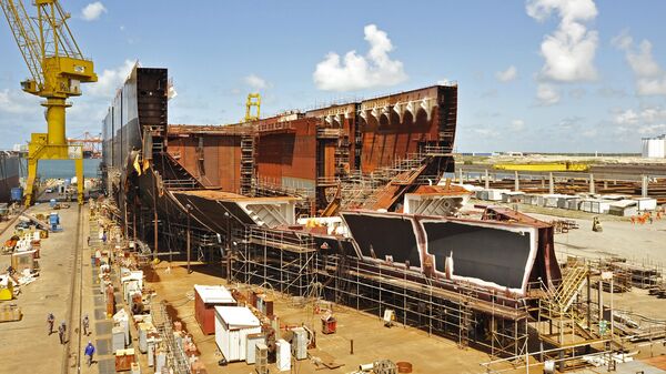 Construção do quarto navio Suezmax no Estaleiro Atlântico Sul, o Dragão do Mar, em Ipojuca, Pernambuco, no Programa de Modernização e Expansão da Frota da Transpetro, em 15 de agosto de 2013 - Sputnik Brasil