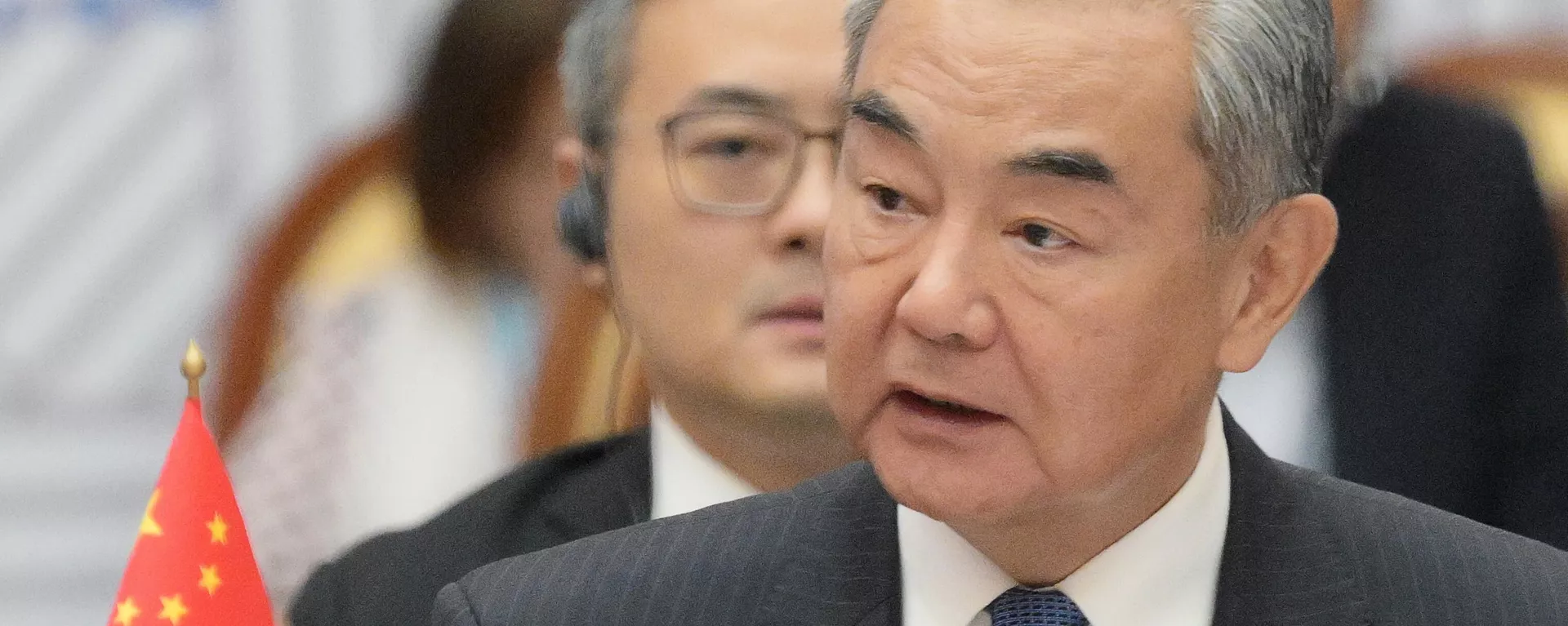 Ministro das Relações Exteriores chinês Wang Yi na 14ª Reunião dos Altos Representantes do BRICS e BRICS+ sobre Assuntos de Segurança. - Sputnik Brasil, 1920, 01.09.2025
