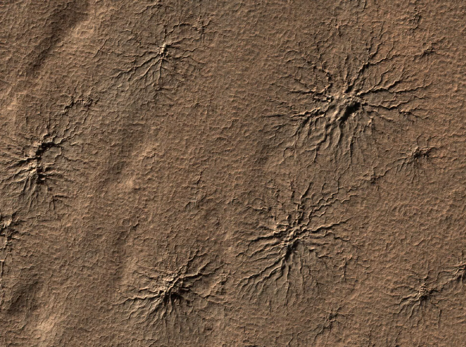 Formações de aranhas capturadas pela câmera HiRISE da espaçonave Mars Reconnaissance Orbiter em 2009. - Sputnik Brasil, 1920, 12.09.2024