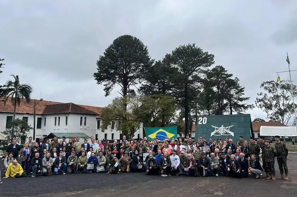 Militares e civis durante evento no Museu do Expedicionário, que comemorou os 80 anos da participação da FEB na Segunda Guerra Mundial. Curitiba, 16 de setembro de 2024 - Sputnik Brasil