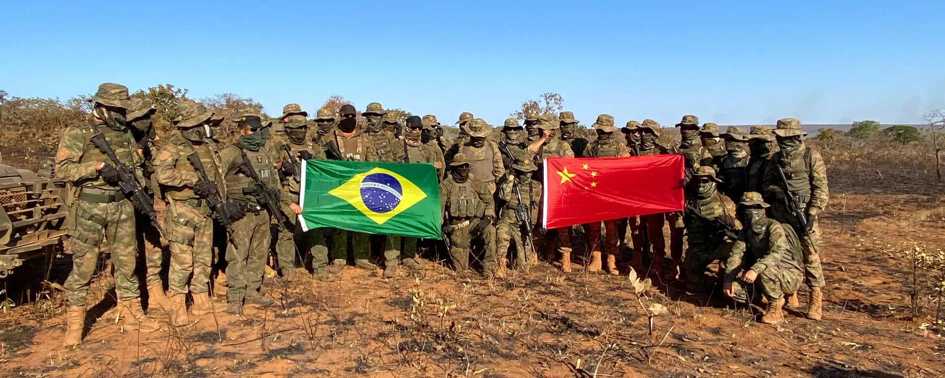 Militares chineses e brasileiros no exercício militar anual das Forças Armadas brasileiras na cidade de Formosa, no interior do estado brasileiro de Goiás - Sputnik Brasil, 1920, 18.09.2024