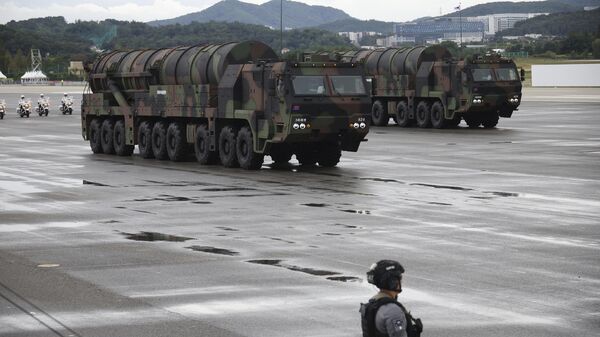 O Hyunmoo, míssil superfície-superfície, durante uma celebração para marcar o 76º aniversário do Dia das Forças Armadas da Coreia, em Seongnam, Coreia do Sul, 1º de outubro de 2024 - Sputnik Brasil