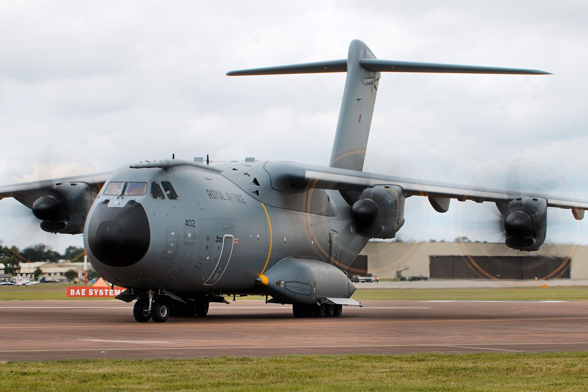 Modelo do Airbus A400 Atlas operado pela Força Aérea Real britânica em exibição durante o Royal International Air Tattoo, em 7 de julho de 2016  - Sputnik Brasil, 1920, 03.10.2024