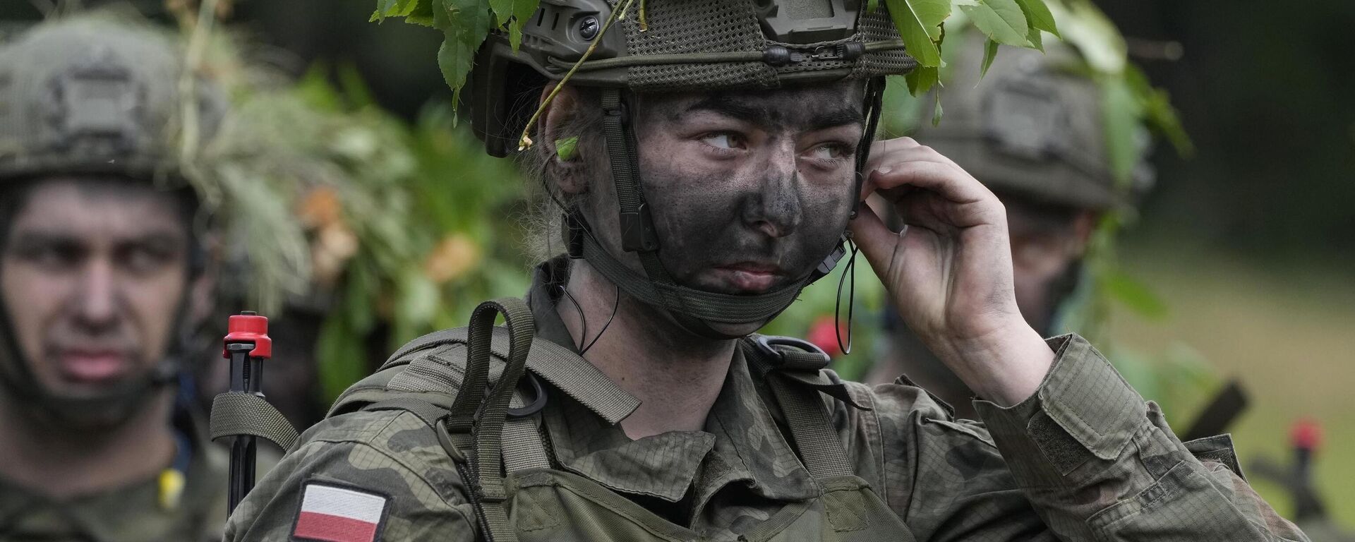 Voluntários participam de treinamento básico com o exército polonês em Nowogrod. Polônia, 20 de junho de 2024 - Sputnik Brasil, 1920, 04.10.2024