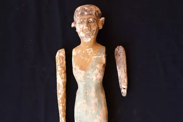 Figura encontrada na tumba egípcia de 4.000 anos da filha de um governador local chamada Edi - Sputnik Brasil