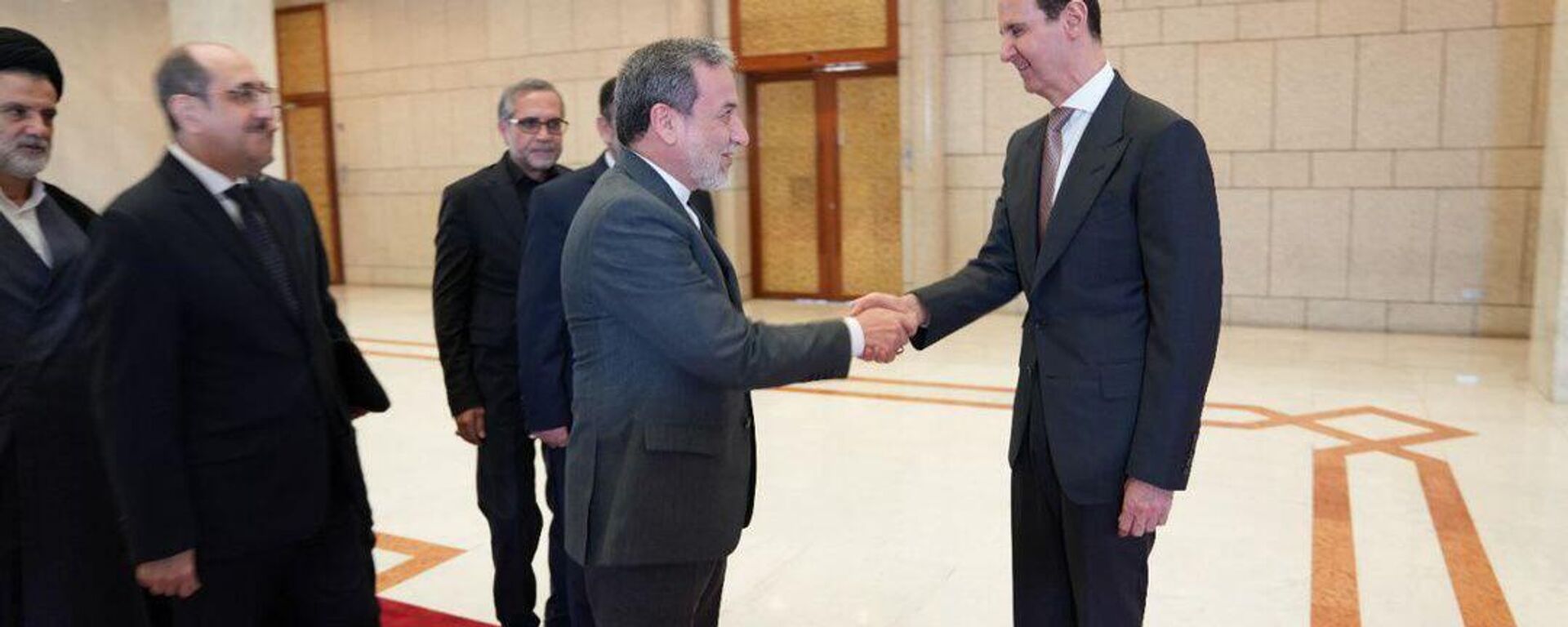 Bashar al-Assad e Abbas Araqchi, 5 de outubro de 2024 - Sputnik Brasil, 1920, 06.10.2024