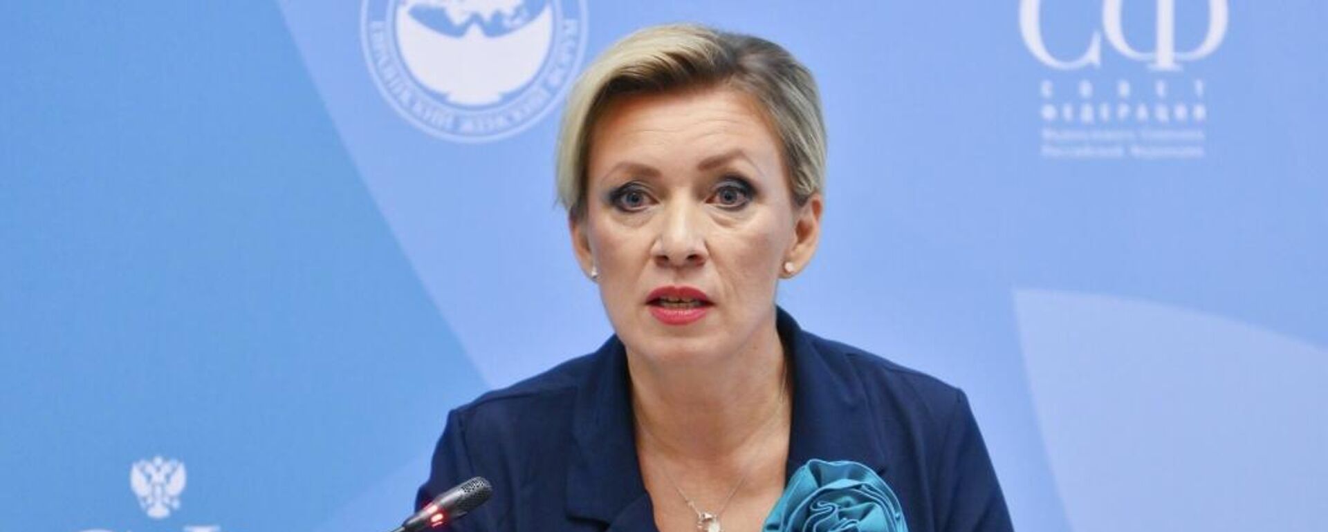 Maria Zakharova, representante oficial do Ministério das Relações Exteriores da Rússia, participa da discussão sobre paridade Olhando para um Mundo em Mudança, no âmbito do Fórum das Mulheres da Eurásia, em São Petersburgo, em 19 de setembro de 2024 - Sputnik Brasil, 1920, 20.03.2025