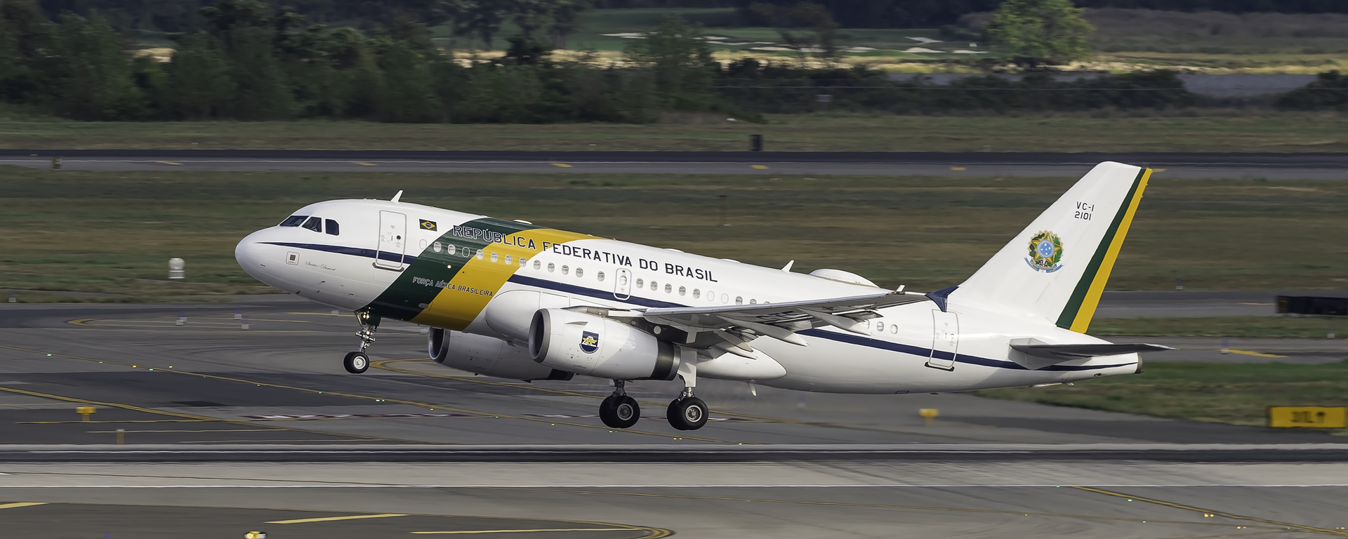 Aeronave Airbus A319CJ presidencial do Brasil, Aerolula ou VC-1A, decola em 25 de setembro de 2022  - Sputnik Brasil, 1920, 07.10.2024