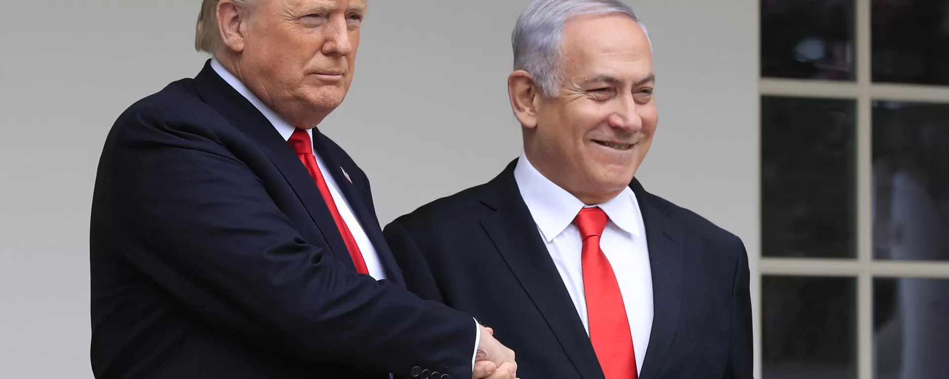 O presidente Donald Trump recebe o primeiro-ministro israelense Benjamin Netanyahu na Casa Branca em Washington, 25 de março de 2019 - Sputnik Brasil, 1920, 08.10.2024