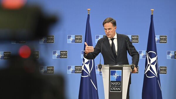 O novo secretário-geral da Organização do Tratado do Atlântico Norte (OTAN), Mark Rutte, fala durante uma coletiva de imprensa na sede da aliança em Bruxelas, Bélgica, 1º de outubro de 2024 - Sputnik Brasil