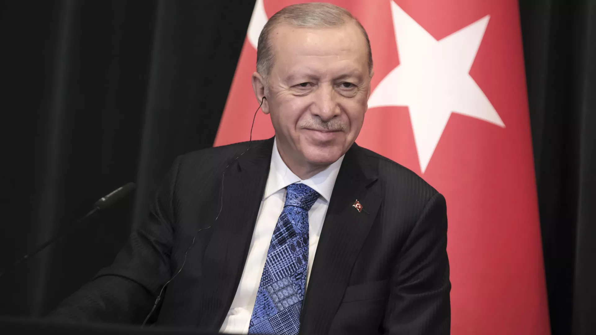 O presidente da Turquia, Recep Tayyip Erdogan, durante coletiva de imprensa em Tirana, Albânia, em 10 de outubro de 2024 - Sputnik Brasil, 1920, 17.10.2024