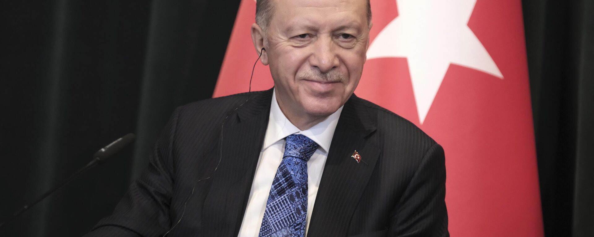 O presidente da Turquia, Recep Tayyip Erdogan, durante coletiva de imprensa em Tirana, Albânia, em 10 de outubro de 2024 - Sputnik Brasil, 1920, 17.10.2024