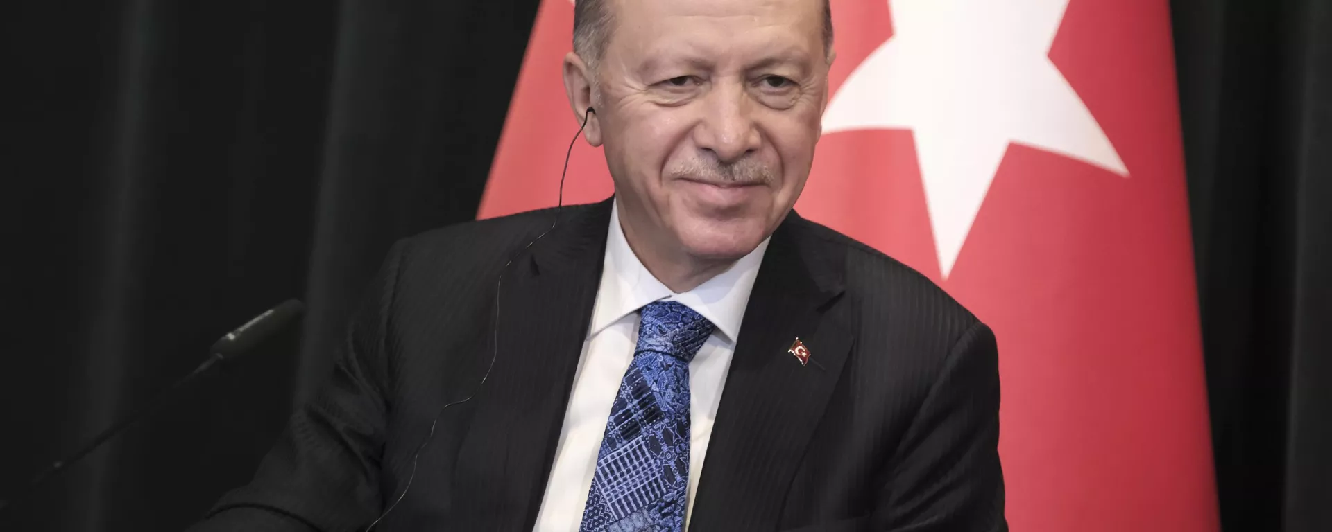 O presidente da Turquia, Recep Tayyip Erdogan, durante coletiva de imprensa em Tirana, Albânia, em 10 de outubro de 2024 - Sputnik Brasil, 1920, 09.02.2025