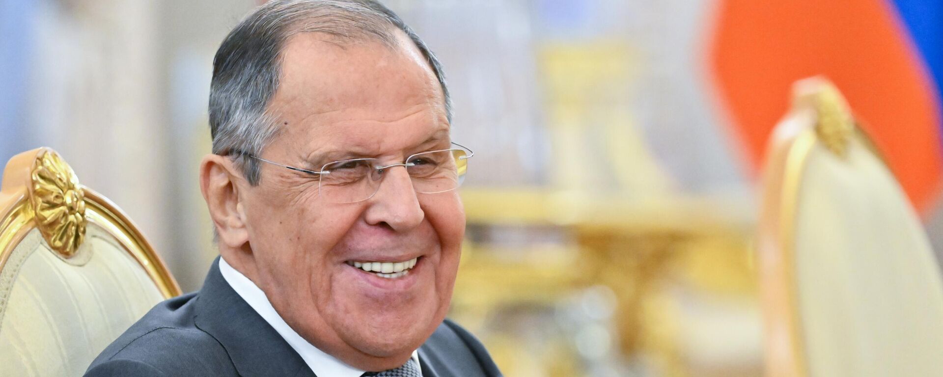 Sergei Lavrov antes de uma reunião com o presidente russo, Vladimir Putin, em Moscou. Rússia, 8 de outubro de 2024 - Sputnik Brasil, 1920, 15.02.2025