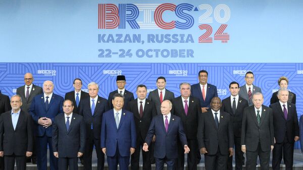 Fotografia conjunta de representantes estatais presentes na 16ª Cúpula do BRICS, em Kazan, na Rússia - Sputnik Brasil