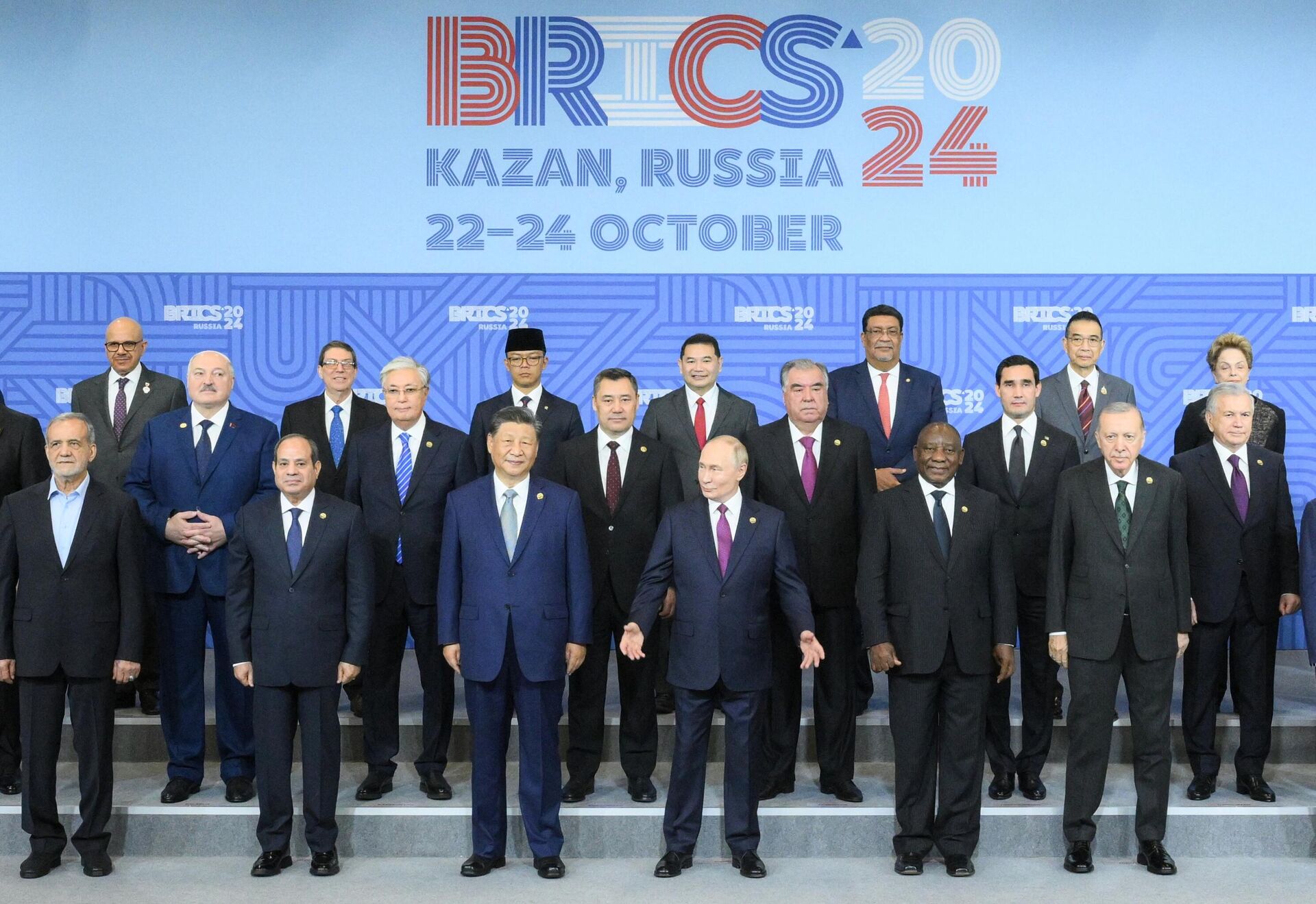 Fotografia conjunta de representantes estatais presentes na 16ª Cúpula do BRICS, em Kazan, na Rússia - Sputnik Brasil, 1920, 08.11.2024