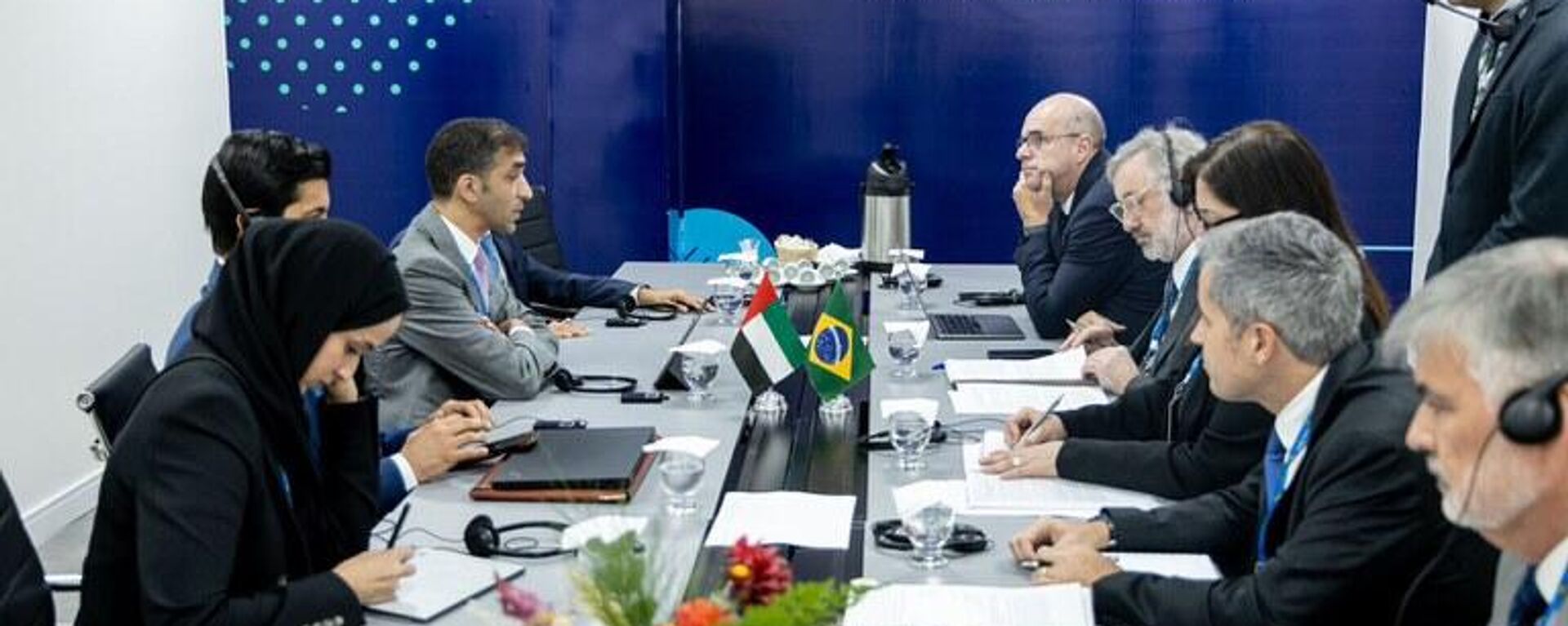 Reunião com integrantes do MDIC e delegação dos Emirados Árabes Unidos sobre acordo de livre comércio com o Mercosul - Sputnik Brasil, 1920, 25.10.2024