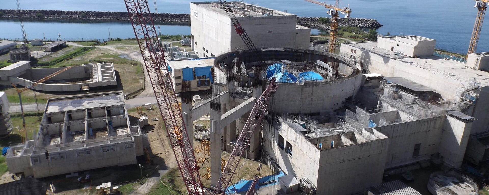 Vista geral das obras da usina nuclear Angra 3, que devem ser retomadas até o segundo semestre de 2025. Angra dos Reis (RJ), 21 de janeiro de 2019 - Sputnik Brasil, 1920, 21.11.2024