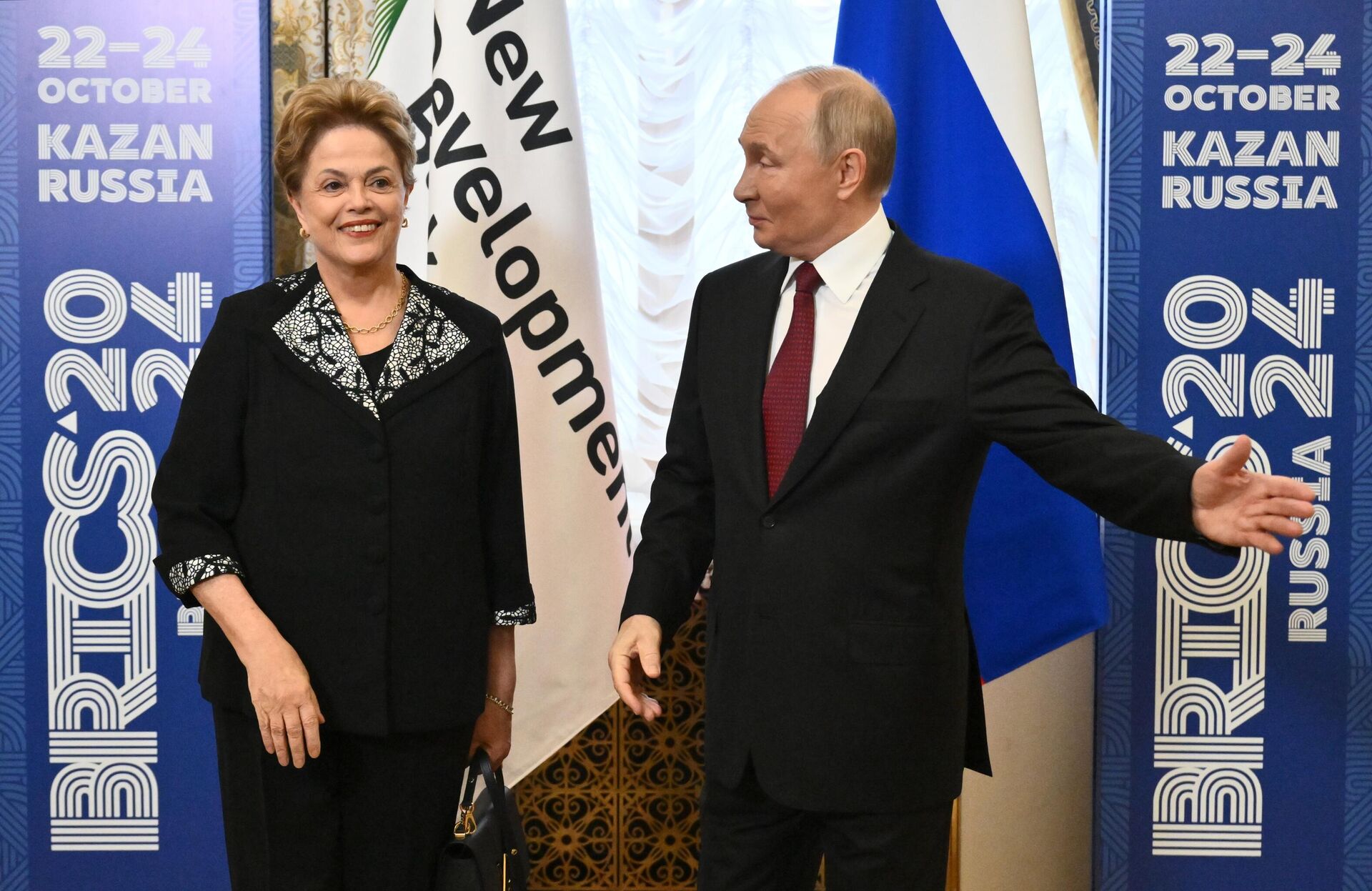  O presidente russo, Vladimir Putin, e a presidente do Novo Banco de Desenvolvimento do BRICS, Dilma Rousseff, durante sua reunião à margem da 16ª cúpula do BRICS em Kazan, Rússia, 22 de outubro de 2024 - Sputnik Brasil, 1920, 05.12.2024