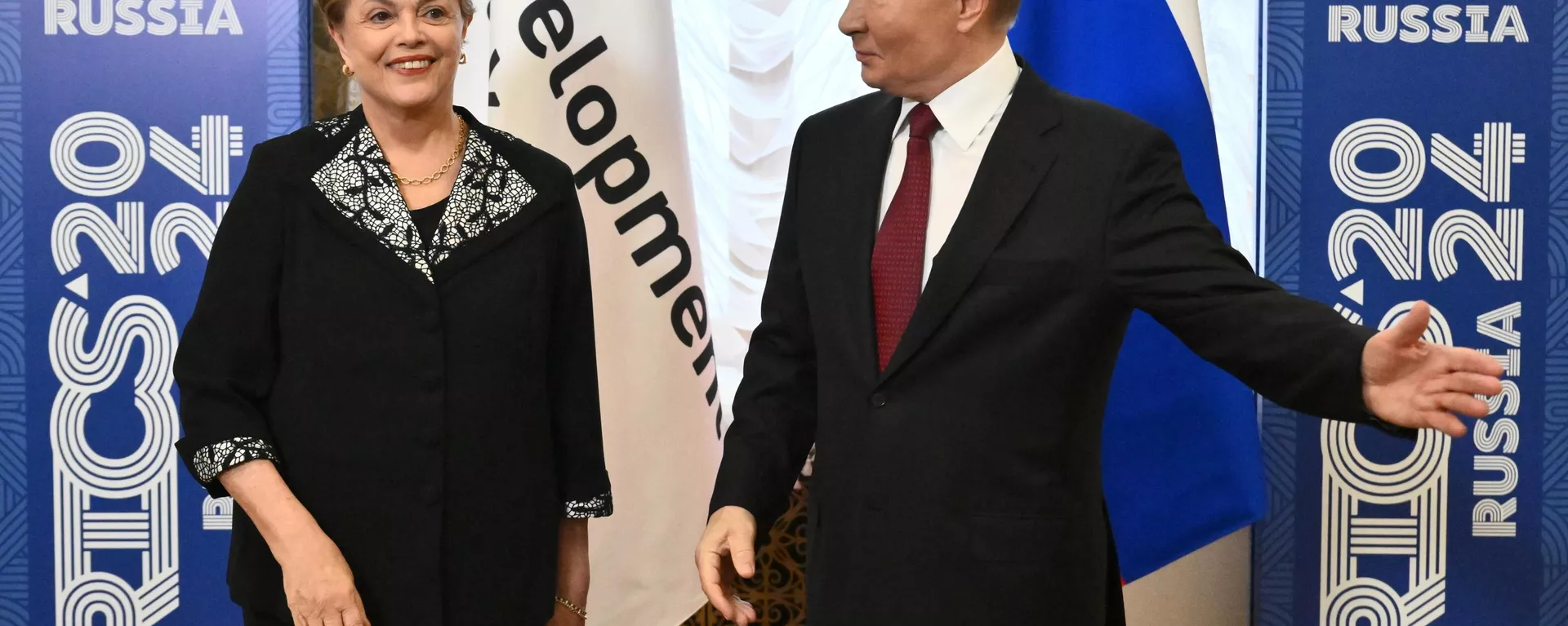 O presidente russo, Vladimir Putin, e a presidente do Novo Banco de Desenvolvimento do BRICS, Dilma Rousseff, durante sua reunião à margem da 16ª cúpula do BRICS em Kazan, Rússia, 22 de outubro de 2024 - Sputnik Brasil, 1920, 08.11.2024