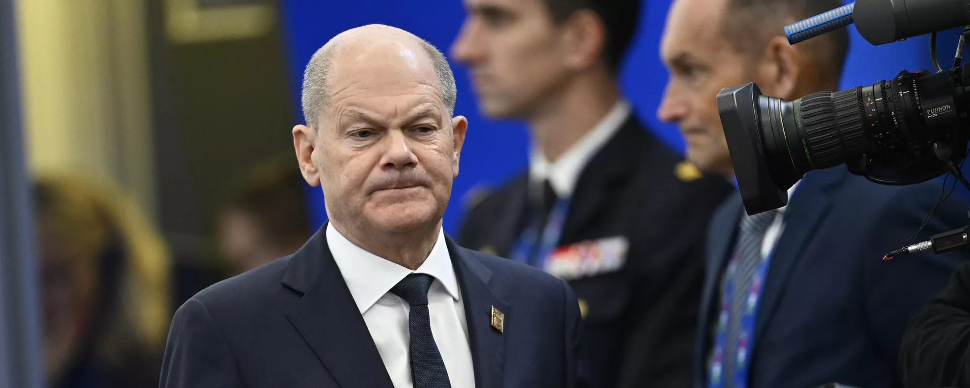 Olaf Scholz chega para uma sessão plenária durante a Cúpula da UE na Puskas Arena, em Budapeste. Hungria, 8 de novembro de 2024 - Sputnik Brasil, 1920, 10.11.2024