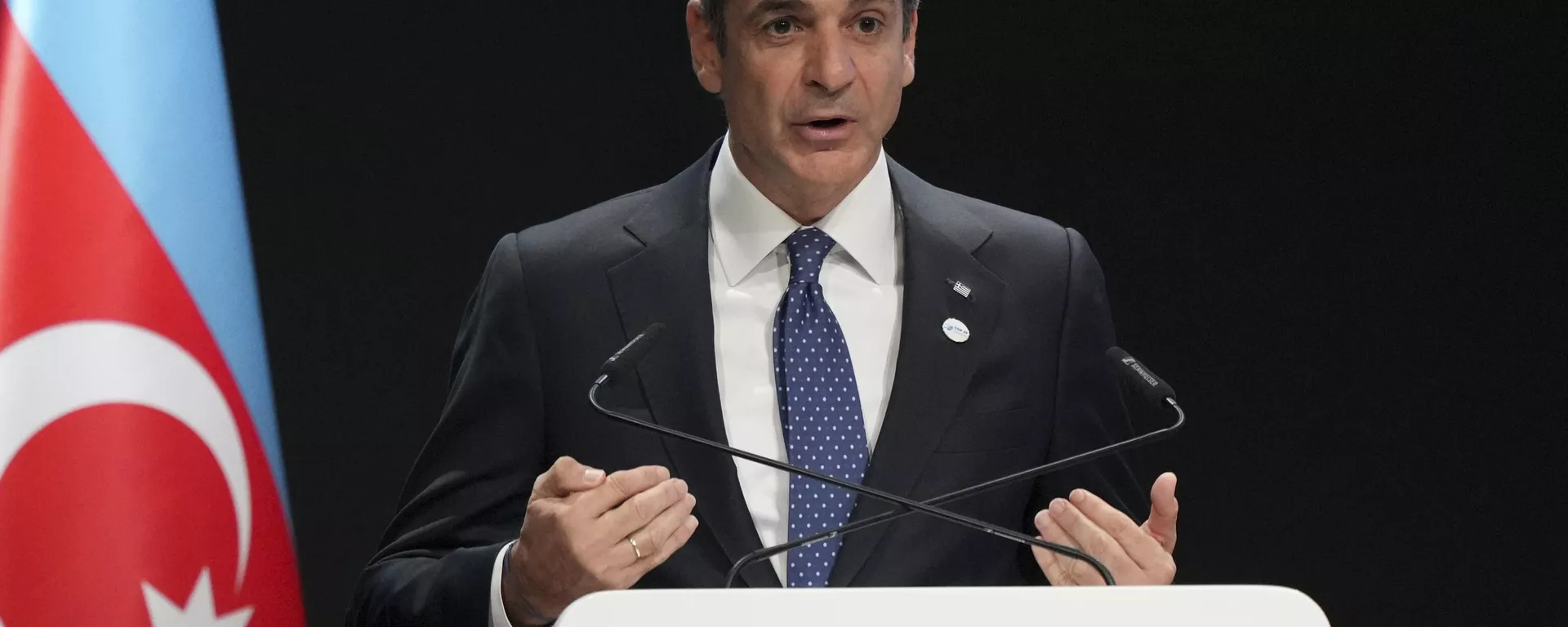 O primeiro-ministro grego, Kyriakos Mitsotakis, discursa durante uma sessão plenária na Cúpula do Clima da ONU, a COP29, em Baku, Azerbaijão, 13 de novembro de 2024 - Sputnik Brasil, 1920, 13.11.2024