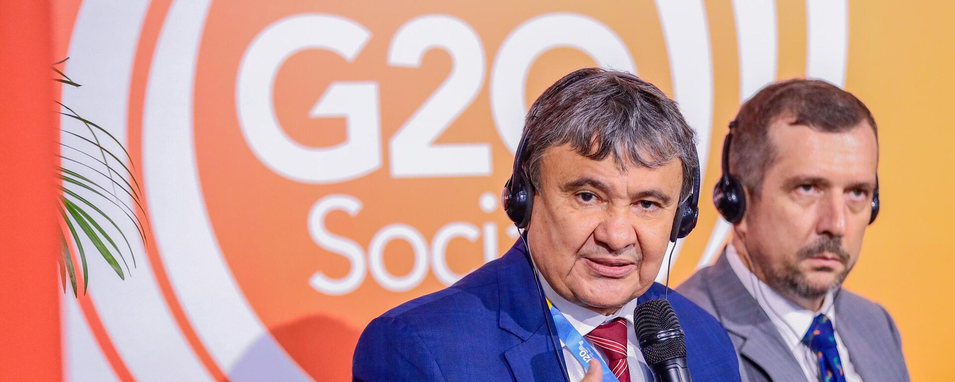 Ministro do Desenvolvimento Social, Wellington Dias, durante a entrega da Carta de Crianças a Líderes do G20, em 14 de novembro de 2024 - Sputnik Brasil, 1920, 15.11.2024