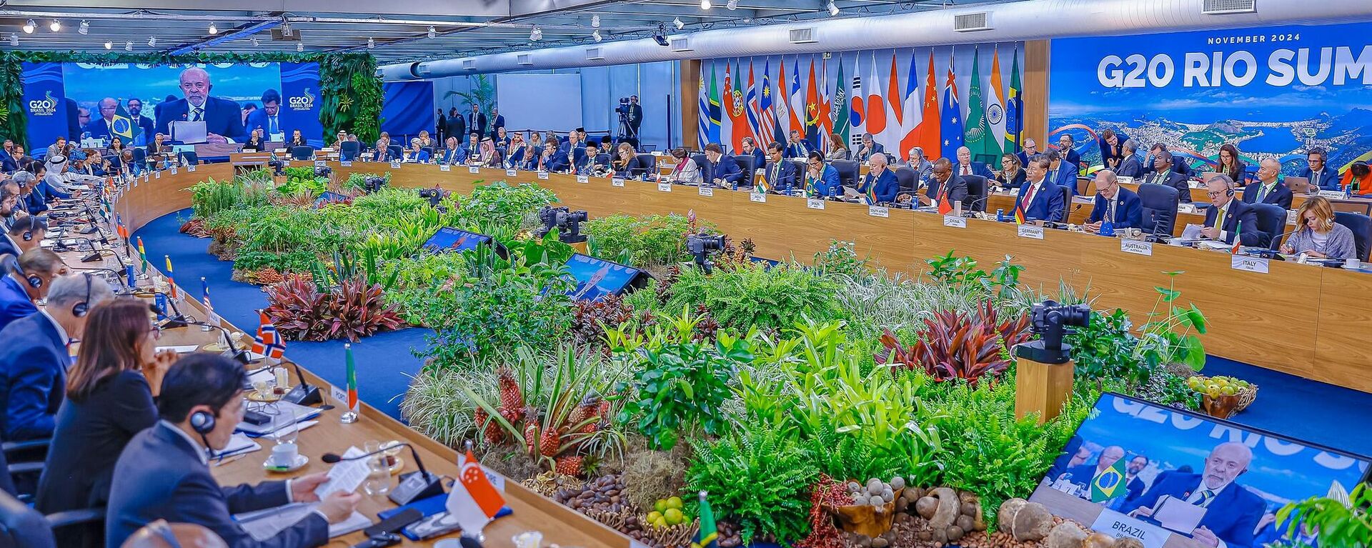 Reunião de líderes durante a cúpula do G20 discutiu diversos temas mundiais e a importância da cooperação multilateral. Rio de Janeiro, 18 de novembro de 2024 - Sputnik Brasil, 1920, 18.11.2024