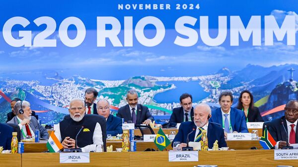 Presidente do Brasil, Luiz Inácio Lula da Silva, ao lado dos primeiros-ministros da Índia, Narendra Modi, e da África do Sul, Cyril Ramaphosa, durante a cúpula do G20. Rio de Janeiro, 19 de novembro de 2024 - Sputnik Brasil