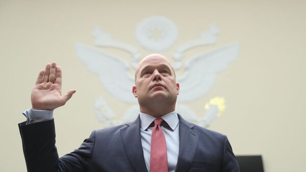 O procurador-geral interino Matthew Whitaker é empossado perante o Comitê Judiciário da Câmara, no Capitólio, 8 de fevereiro de 2019, em Washington - Sputnik Brasil