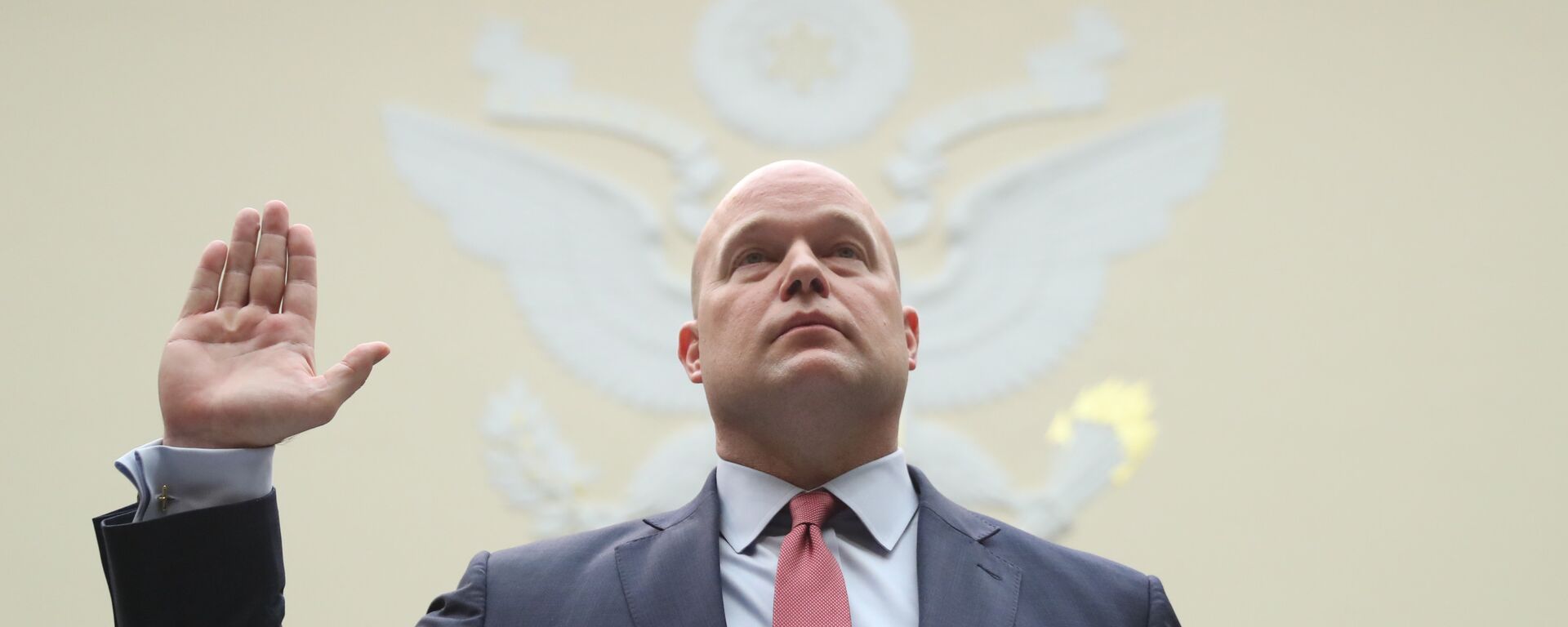 O procurador-geral interino Matthew Whitaker é empossado perante o Comitê Judiciário da Câmara, no Capitólio, 8 de fevereiro de 2019, em Washington - Sputnik Brasil, 1920, 20.11.2024