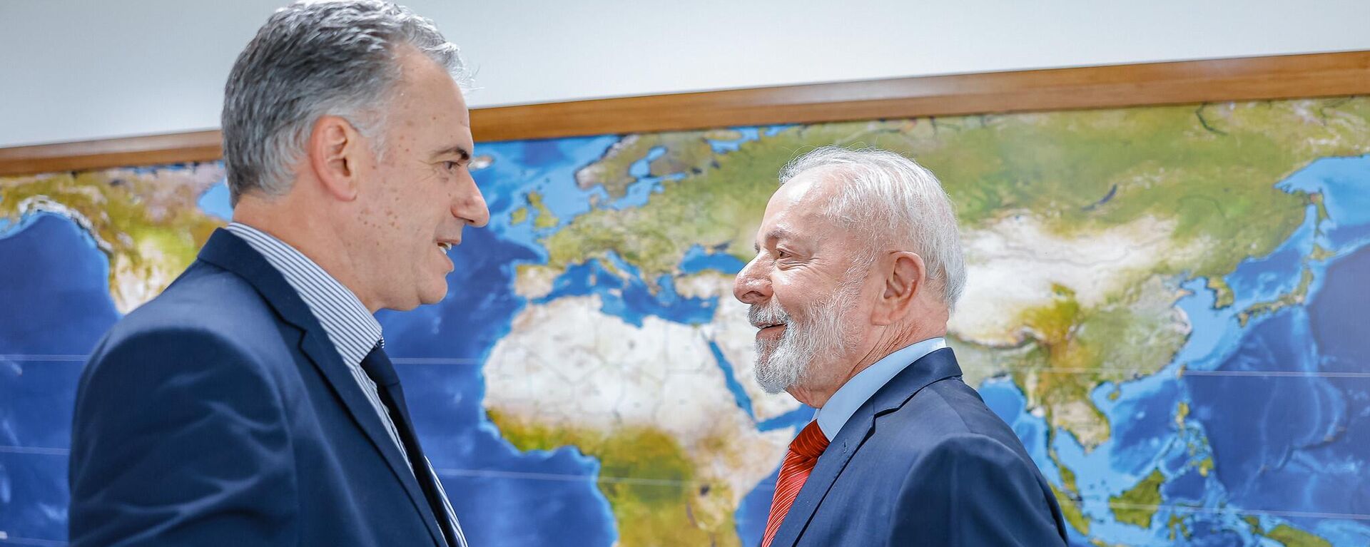 Presidente Luiz Inácio Lula da Silva durante encontro com o uruguaio Yamandú Orsi, que vai assumir a presidência do Uruguai em março de 2025. Brasília, 29 de novembro de 2024 - Sputnik Brasil, 1920, 29.11.2024