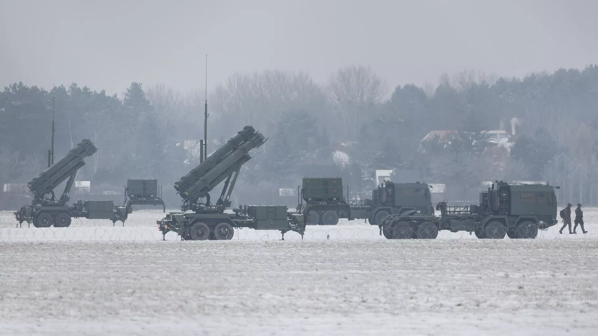 Lançadores de mísseis Patriot adquiridos dos EUA são posicionados em Varsóvia, Polônia, 6 de fevereiro de 2023. Lançadores de mísseis Patriot adquiridos dos EUA são posicionados em Varsóvia, Polônia, 6 de fevereiro de 2023.