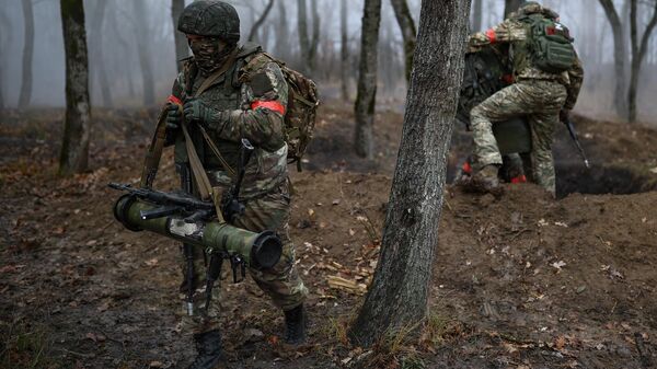 Treinamento de combate de unidades de assalto em um campo de treinamento na região de Krasnodar. - Sputnik Brasil