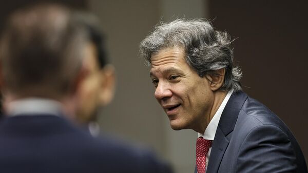 O ministro da Fazenda, Fernando Haddad, durante a posse do novo presidente do Tribunal de Contas da União (TCU), Vital do Rêgo. Brasília (DF), 11 de dezembro de 2024  - Sputnik Brasil