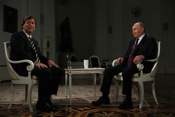 Vladimir Putin, presidente da Rússia, dá entrevista ao jornalista norte-americano Tucker Carlson em Moscou, em 6 de fevereiro de 2024. Essa foi a primeira entrevista que o líder russo deu a um jornalista ocidental desde o início da operação russa na Ucrânia. - Sputnik Brasil