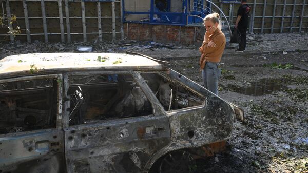 No começo de agosto de 2024, as Forças Armadas da Ucrânia invadiram a região fronteiriça de Kursk, o que marcou a agressão mais significativa de Kiev contra a Rússia desde fevereiro de 2022. A foto mostra as consequências de um dos bombardeios ucranianos na cidade russa, durante o qual um míssil caiu sobre um prédio residencial, causando um incêndio - Sputnik Brasil