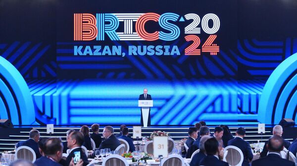 Presidente russo, Vladimir Putin profere discurso durante recepção dos convidados de alto nível na 16ª Cúpula do BRICS, organizada na cidade russa de Kazan de 22 a 24 de novembro de 2024. O evento ocorreu pela primeira vez em formato extenso, com a participação de novos membros da sigla - Sputnik Brasil