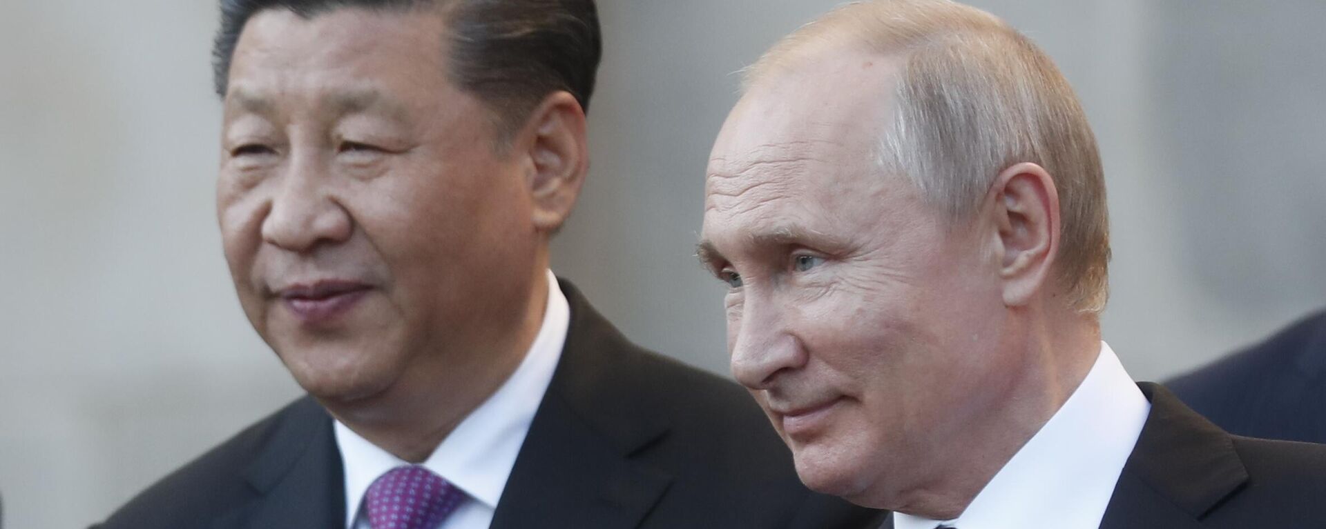 Vladimir Putin e Xi Jinping durante apresentação para a abertura da nova fábrica de carros Haval, da Great Wall Motors, em Moscou. Rússia, 5 de junho de 2019 - Sputnik Brasil, 1920, 23.12.2024