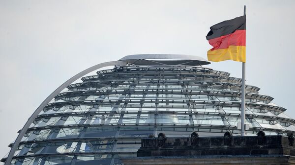 German flag waves over the Reichstag - Sputnik Brasil